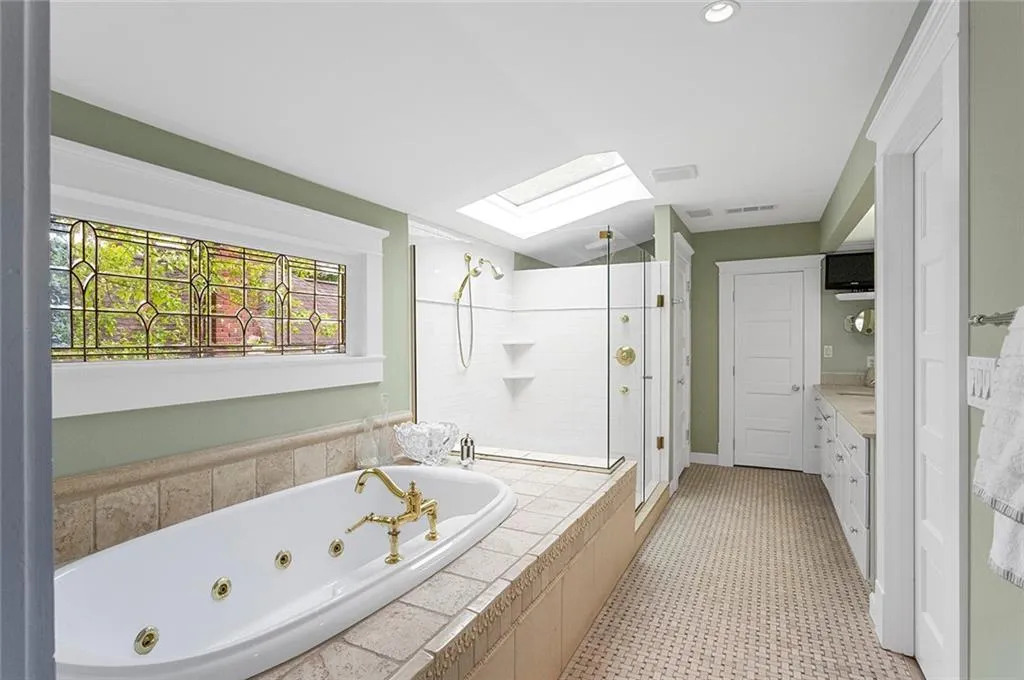 171 Westminster Drive Ne, Atlanta, Georgia 30309, 4 Bedrooms Bedrooms, ,4 BathroomsBathrooms,Residential,For Sale,171 Westminster Drive Ne,7572674