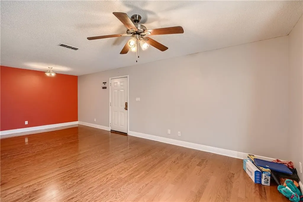 6201 Santa Fe Parkway, Sandy Springs, Georgia 30350, 3 Bedrooms Bedrooms, ,2 BathroomsBathrooms,Residential,Sold,6201 Santa Fe Parkway,7062336