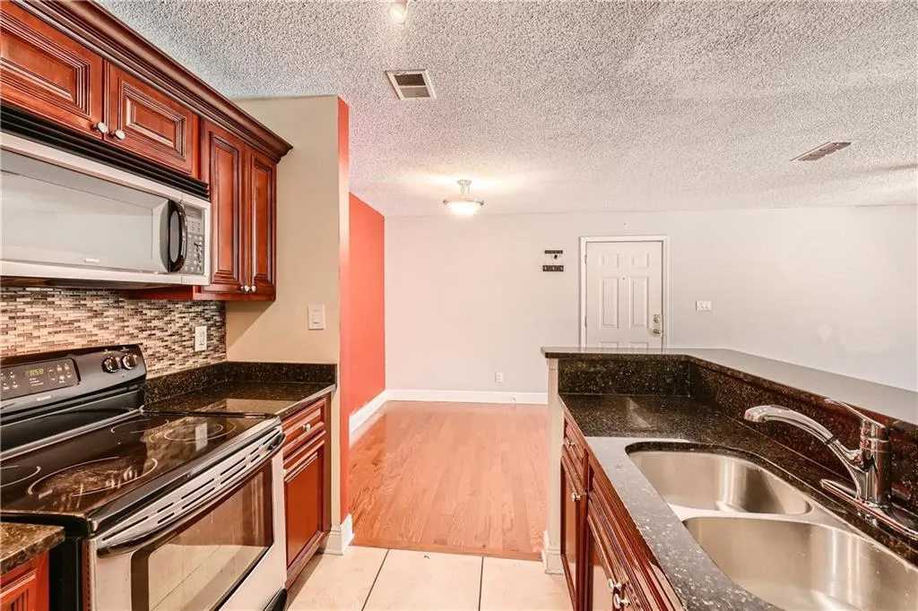 6201 Santa Fe Parkway, Sandy Springs, Georgia 30350, 3 Bedrooms Bedrooms, ,2 BathroomsBathrooms,Residential,Sold,6201 Santa Fe Parkway,7062336