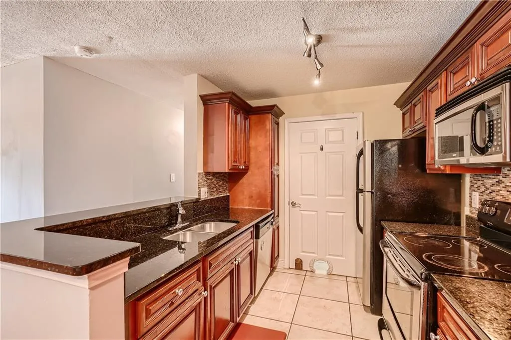 6201 Santa Fe Parkway, Sandy Springs, Georgia 30350, 3 Bedrooms Bedrooms, ,2 BathroomsBathrooms,Residential,Sold,6201 Santa Fe Parkway,7062336