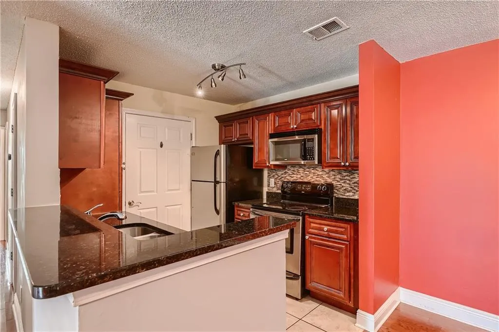 6201 Santa Fe Parkway, Sandy Springs, Georgia 30350, 3 Bedrooms Bedrooms, ,2 BathroomsBathrooms,Residential,Sold,6201 Santa Fe Parkway,7062336