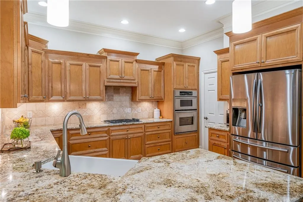 5492 Glenridge Drive Unit 532, Atlanta, Georgia 30342, 3 Bedrooms Bedrooms, ,3 BathroomsBathrooms,Residential,Sold,5492 Glenridge Drive Unit 532,7142886