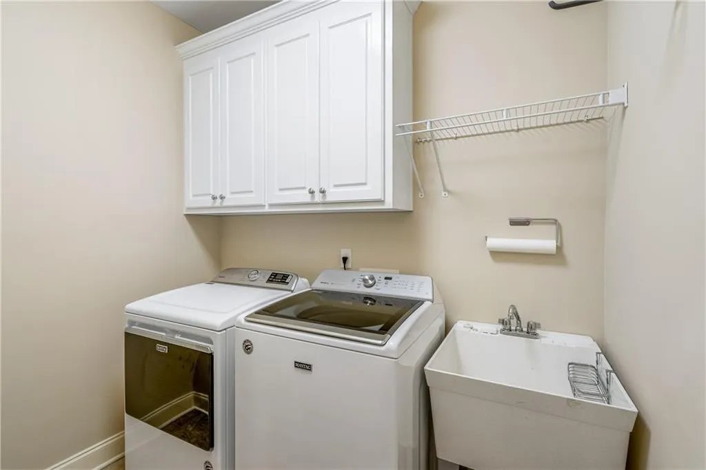 5492 Glenridge Drive Unit 532, Atlanta, Georgia 30342, 3 Bedrooms Bedrooms, ,3 BathroomsBathrooms,Residential,Sold,5492 Glenridge Drive Unit 532,7142886