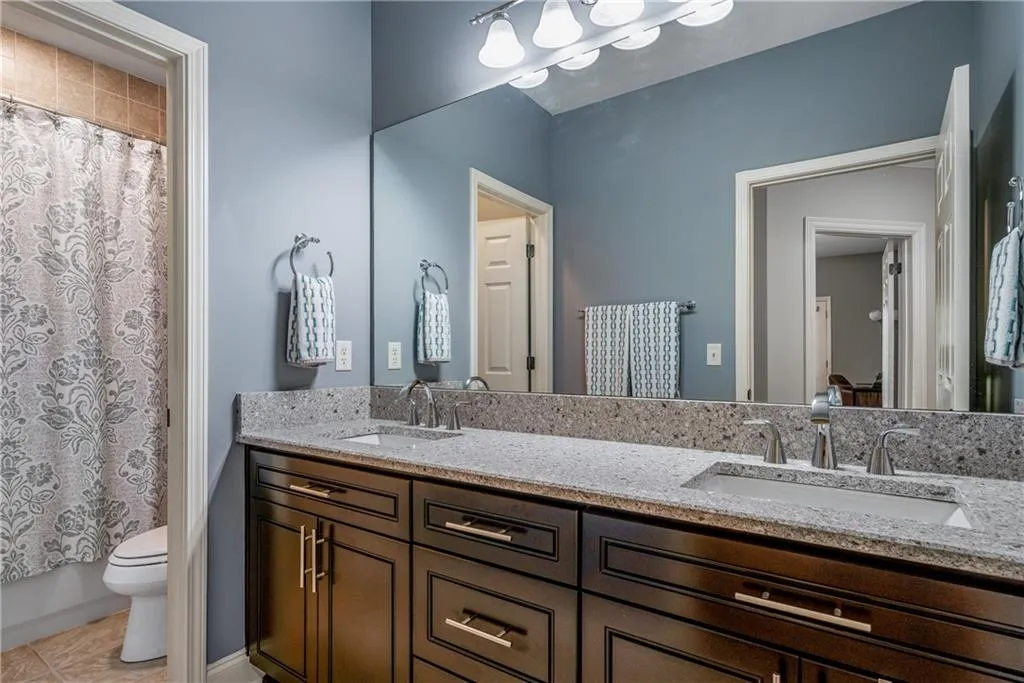 5492 Glenridge Drive Unit 532, Atlanta, Georgia 30342, 3 Bedrooms Bedrooms, ,3 BathroomsBathrooms,Residential,Sold,5492 Glenridge Drive Unit 532,7142886