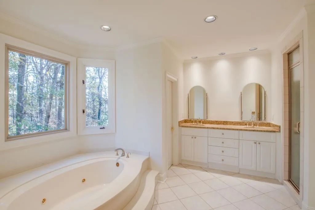 5750 Heards Forest Drive, Atlanta, Georgia 30328, 6 Bedrooms Bedrooms, ,4 BathroomsBathrooms,Residential,Sold,5750 Heards Forest Drive,5935851