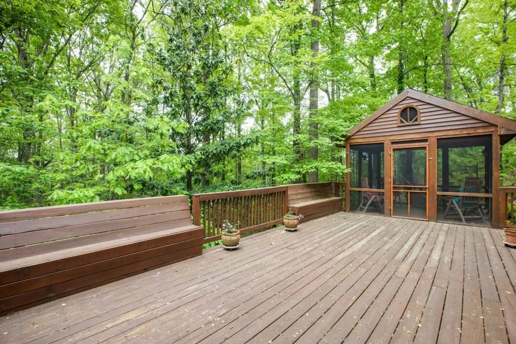 5750 Heards Forest Drive, Atlanta, Georgia 30328, 6 Bedrooms Bedrooms, ,4 BathroomsBathrooms,Residential,Sold,5750 Heards Forest Drive,5935851