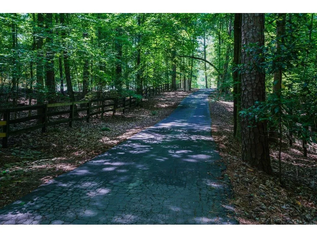 8140 Jett Ferry Road, Sandy Springs, Georgia 30350, 5 Bedrooms Bedrooms, ,5 BathroomsBathrooms,Residential,Sold,8140 Jett Ferry Road,5792953