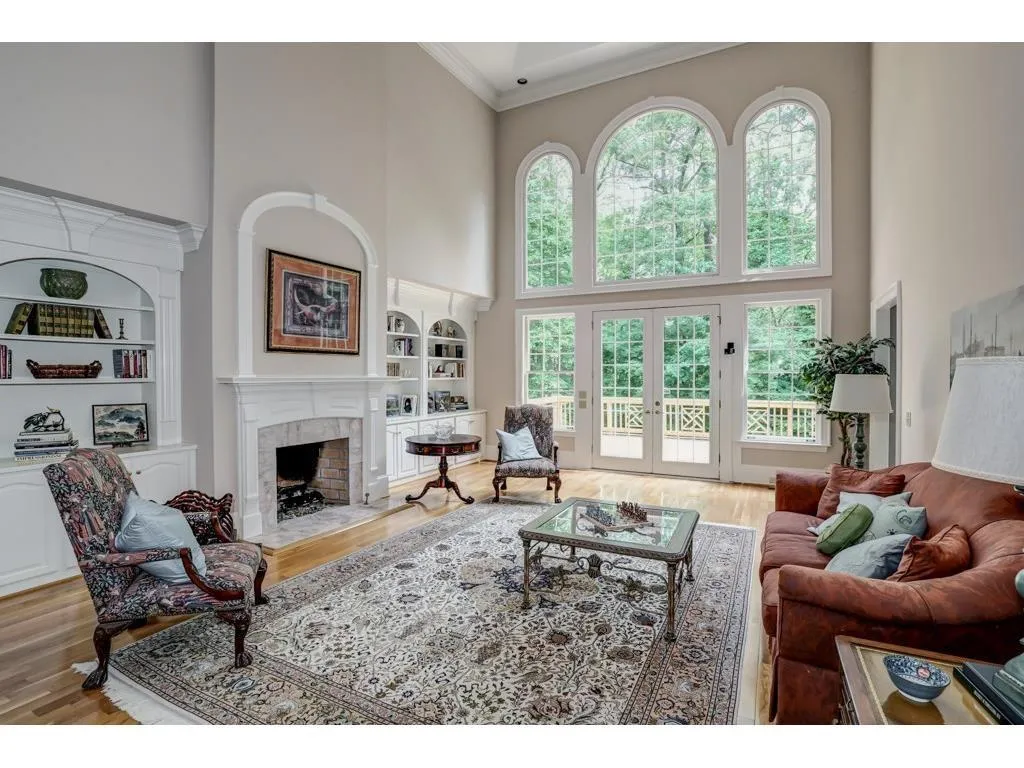 8140 Jett Ferry Road, Sandy Springs, Georgia 30350, 5 Bedrooms Bedrooms, ,5 BathroomsBathrooms,Residential,Sold,8140 Jett Ferry Road,5792953