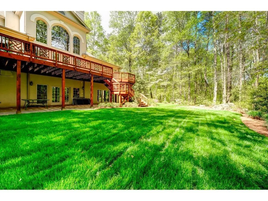 8140 Jett Ferry Road, Sandy Springs, Georgia 30350, 5 Bedrooms Bedrooms, ,5 BathroomsBathrooms,Residential,Sold,8140 Jett Ferry Road,5792953