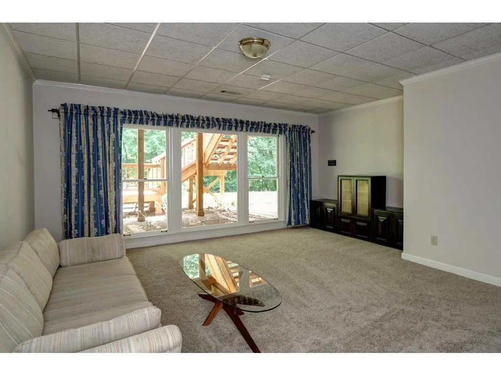 8140 Jett Ferry Road, Sandy Springs, Georgia 30350, 5 Bedrooms Bedrooms, ,5 BathroomsBathrooms,Residential,Sold,8140 Jett Ferry Road,5792953