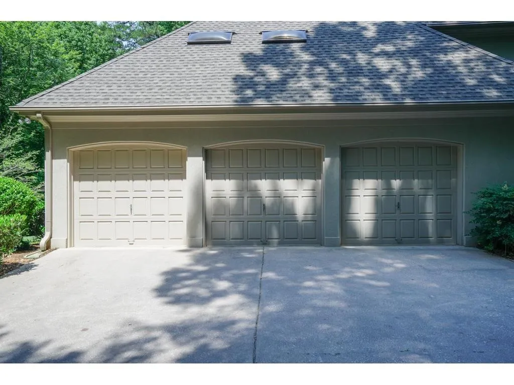 8140 Jett Ferry Road, Sandy Springs, Georgia 30350, 5 Bedrooms Bedrooms, ,5 BathroomsBathrooms,Residential,Sold,8140 Jett Ferry Road,5792953