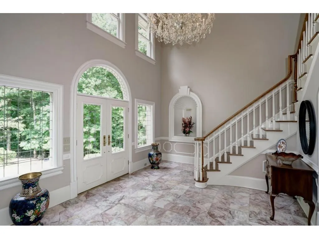 8140 Jett Ferry Road, Sandy Springs, Georgia 30350, 5 Bedrooms Bedrooms, ,5 BathroomsBathrooms,Residential,Sold,8140 Jett Ferry Road,5792953