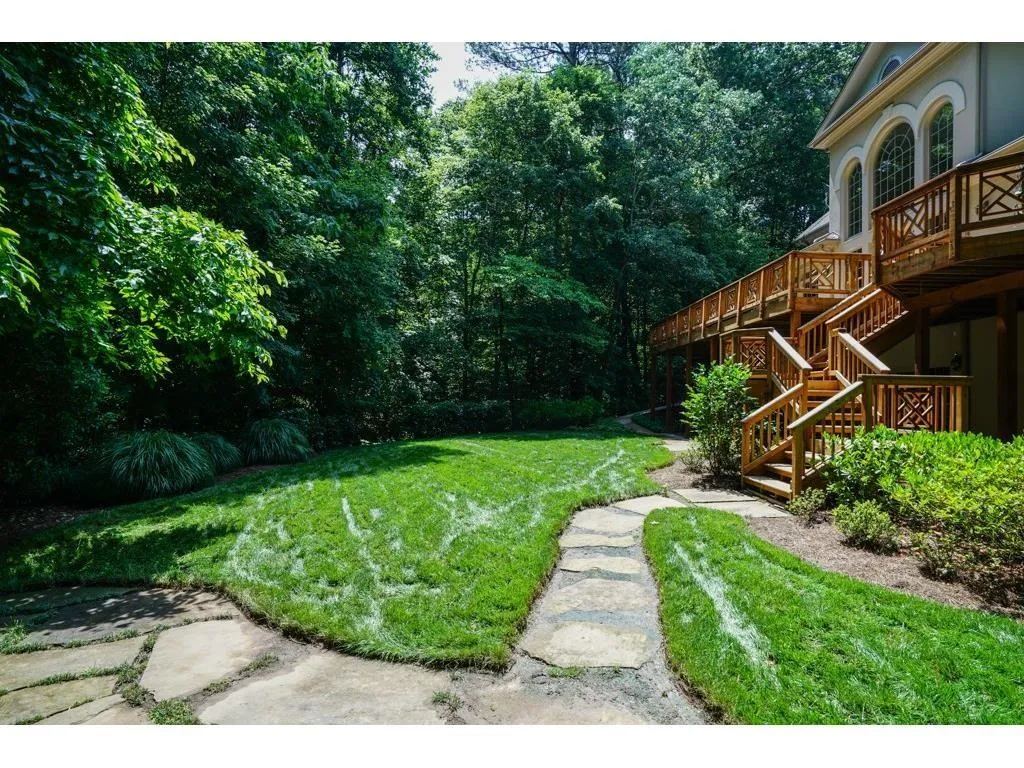 8140 Jett Ferry Road, Sandy Springs, Georgia 30350, 5 Bedrooms Bedrooms, ,5 BathroomsBathrooms,Residential,Sold,8140 Jett Ferry Road,5792953