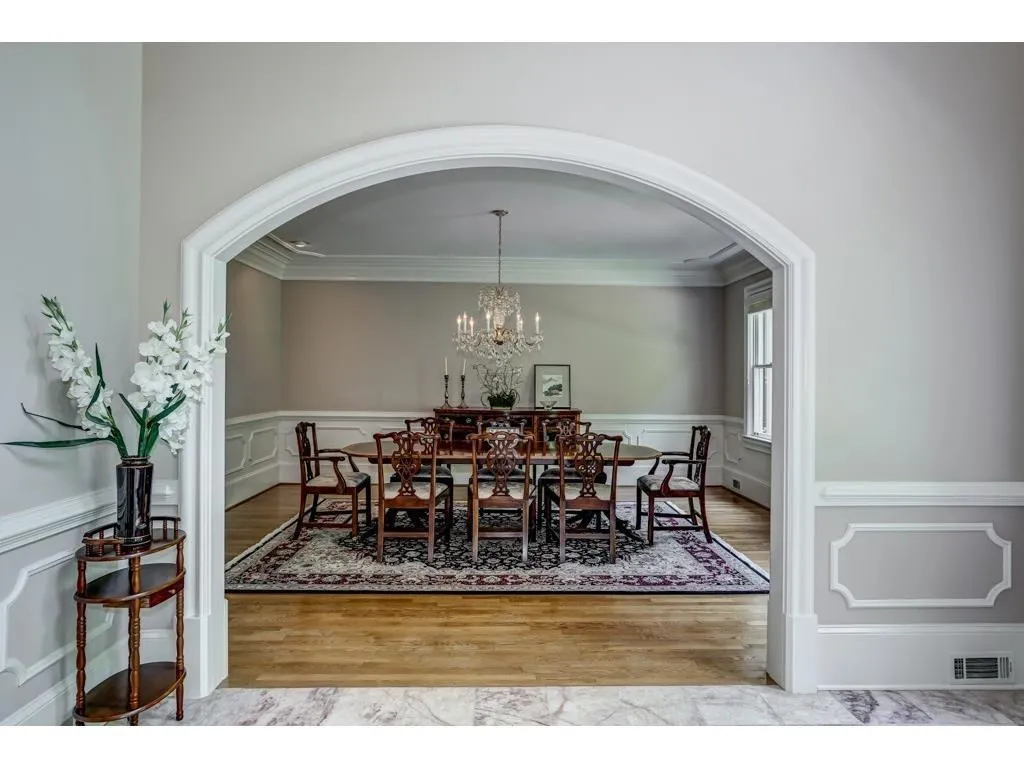 8140 Jett Ferry Road, Sandy Springs, Georgia 30350, 5 Bedrooms Bedrooms, ,5 BathroomsBathrooms,Residential,Sold,8140 Jett Ferry Road,5792953