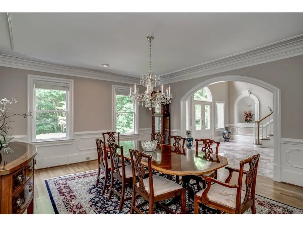 8140 Jett Ferry Road, Sandy Springs, Georgia 30350, 5 Bedrooms Bedrooms, ,5 BathroomsBathrooms,Residential,Sold,8140 Jett Ferry Road,5792953