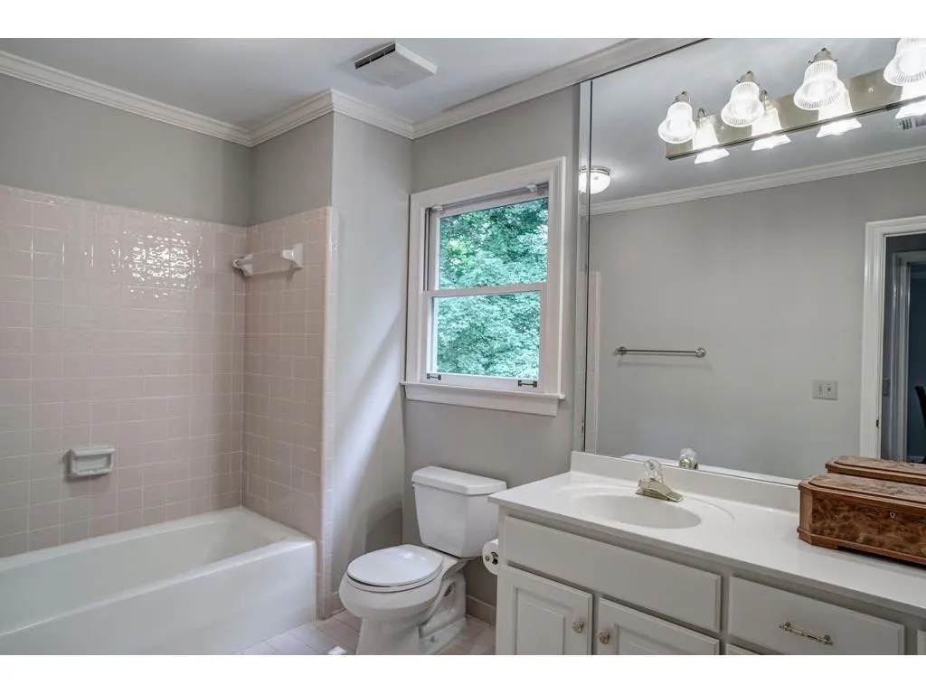 8140 Jett Ferry Road, Sandy Springs, Georgia 30350, 5 Bedrooms Bedrooms, ,5 BathroomsBathrooms,Residential,Sold,8140 Jett Ferry Road,5792953