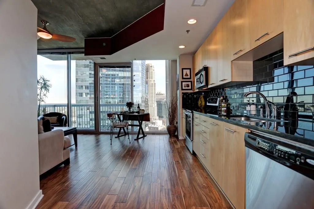 3324 Peachtree Road Ne Unit 1703, Atlanta, Georgia 30326, 1 Bedroom Bedrooms, ,1 BathroomBathrooms,Residential,Sold,3324 Peachtree Road Ne Unit 1703,5797542