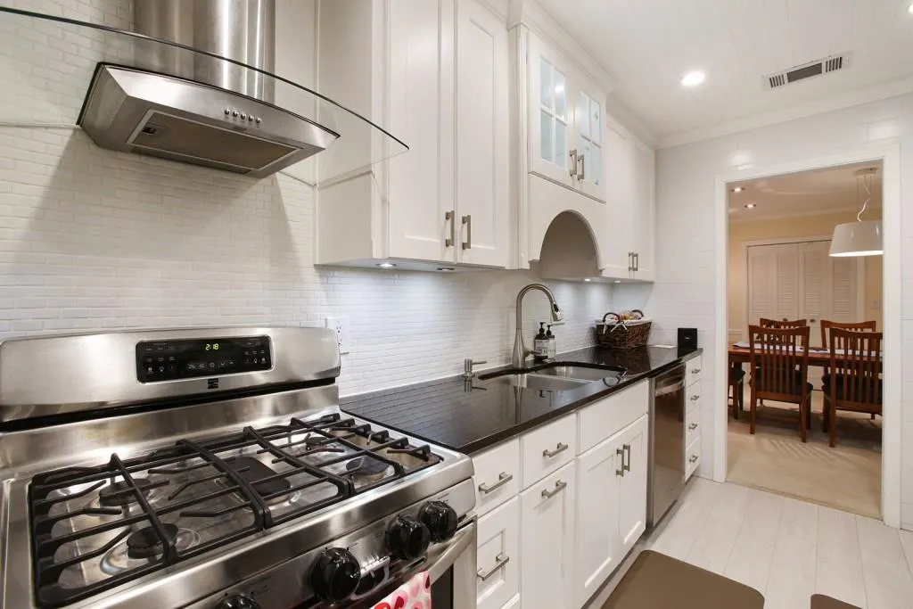 6851 Roswell Road Ne Unit Q8, Atlanta, Georgia 30328, 4 Bedrooms Bedrooms, ,2 BathroomsBathrooms,Residential,Sold,6851 Roswell Road Ne Unit Q8,5981004
