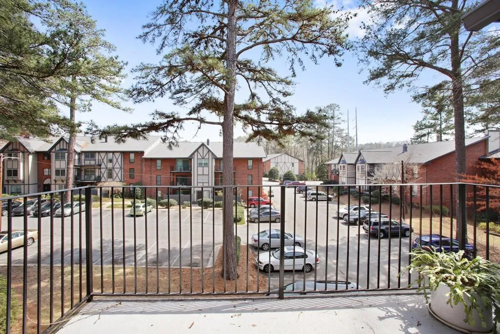 6851 Roswell Road Ne Unit Q8, Atlanta, Georgia 30328, 4 Bedrooms Bedrooms, ,2 BathroomsBathrooms,Residential,Sold,6851 Roswell Road Ne Unit Q8,5981004
