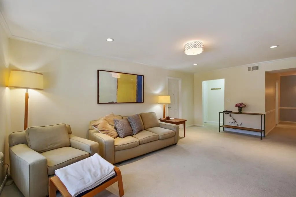 6851 Roswell Road Ne Unit Q8, Atlanta, Georgia 30328, 4 Bedrooms Bedrooms, ,2 BathroomsBathrooms,Residential,Sold,6851 Roswell Road Ne Unit Q8,5981004