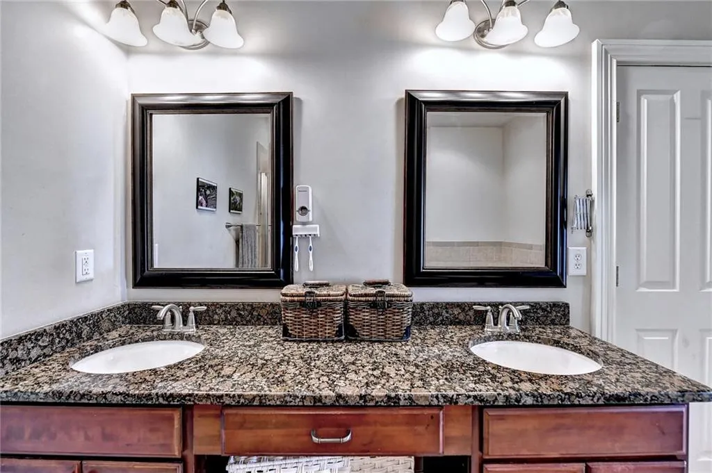 7730 Glisten Avenue, Sandy Springs, Georgia 30328, 3 Bedrooms Bedrooms, ,2 BathroomsBathrooms,Residential,Sold,7730 Glisten Avenue,7133116