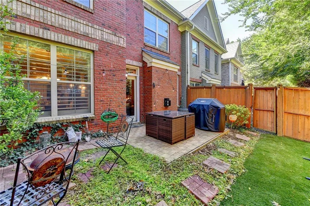 7730 Glisten Avenue, Sandy Springs, Georgia 30328, 3 Bedrooms Bedrooms, ,2 BathroomsBathrooms,Residential,Sold,7730 Glisten Avenue,7133116