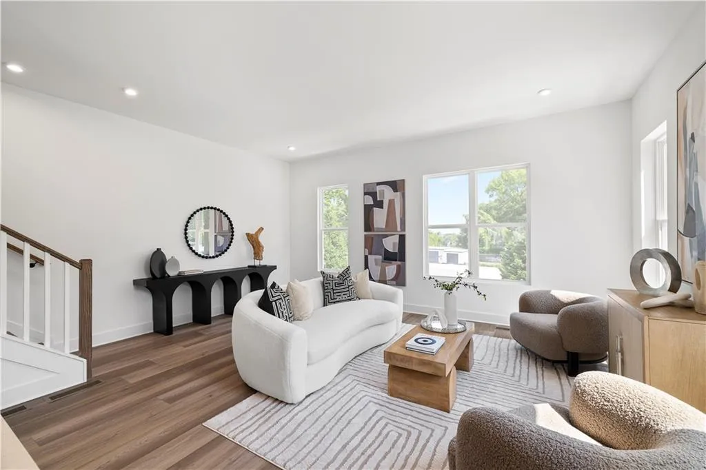 Signature Toll Brothers Designer Appointed Collections, expertly pre-appointed throughout every townhome. * Pictured: "Refined Neutral" Design Collection as pictured in staged Home Site #10
