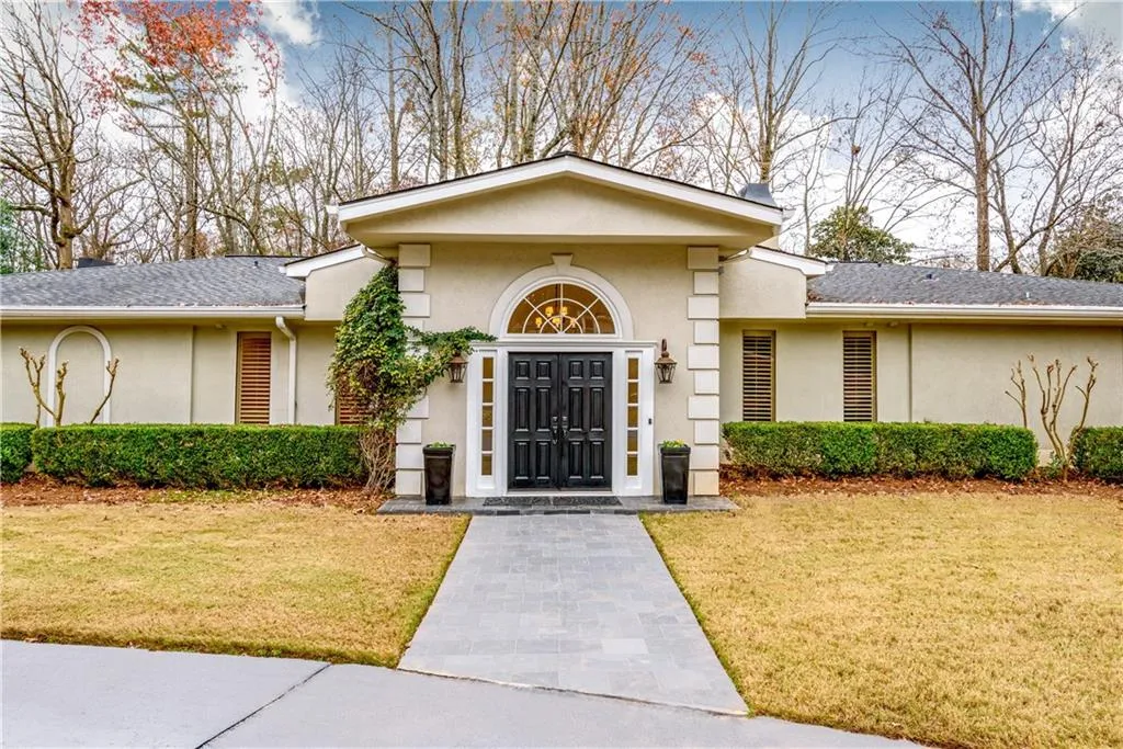 270 Glen Lake Drive, Sandy Springs, Georgia 30327, 5 Bedrooms Bedrooms, ,5 BathroomsBathrooms,Residential,Sold,270 Glen Lake Drive,5942839