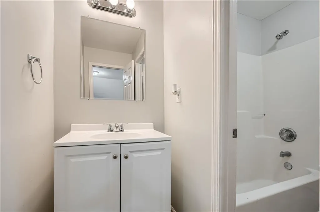 2259 Sisk Street Nw, Atlanta, Georgia 30318, 3 Bedrooms Bedrooms, ,2 BathroomsBathrooms,Residential,For Sale,2259 Sisk Street Nw,7430133