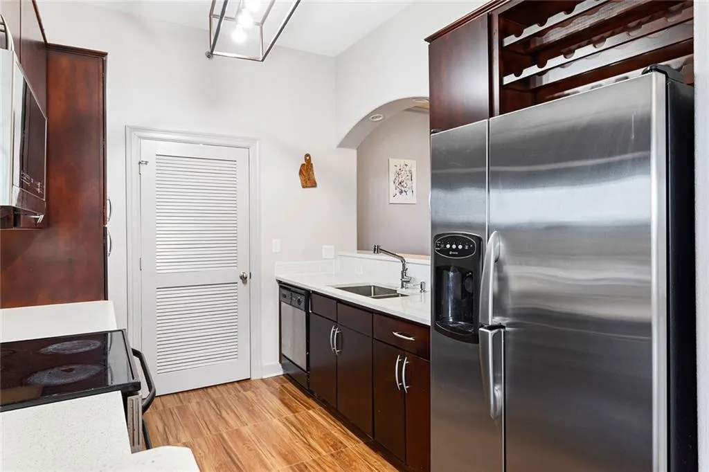 3445 Stratford Road Ne Unit 903, Atlanta, Georgia 30326, 1 Bedroom Bedrooms, ,1 BathroomBathrooms,Residential,For Sale,3445 Stratford Road Ne Unit 903,7585390