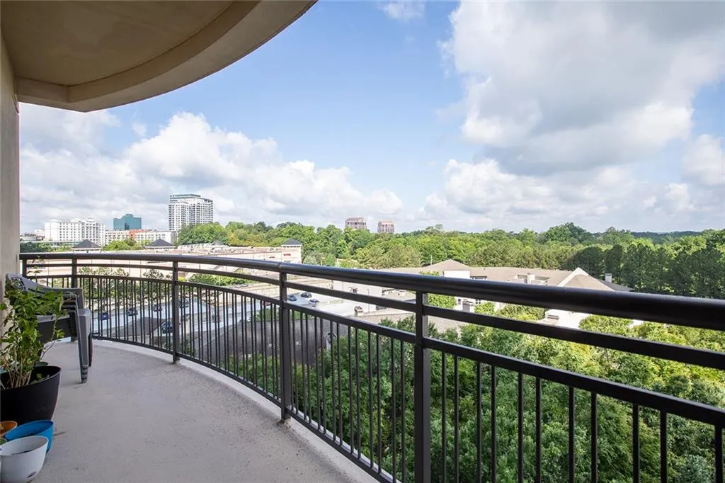 3445 Stratford Road Ne Unit 903, Atlanta, Georgia 30326, 1 Bedroom Bedrooms, ,1 BathroomBathrooms,Residential,For Sale,3445 Stratford Road Ne Unit 903,7585390