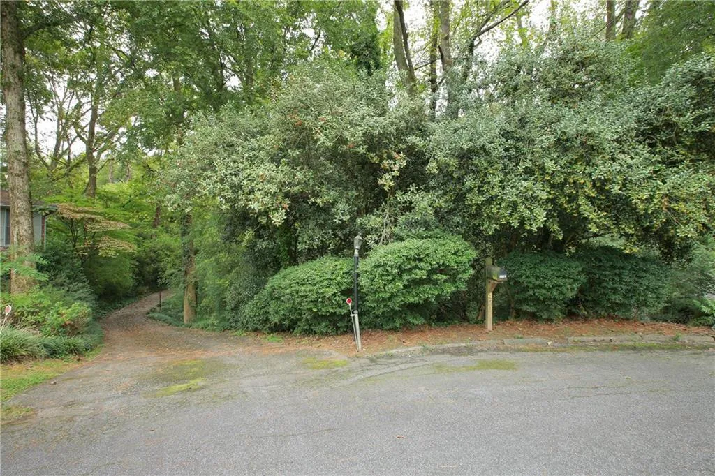 4705 Kitty Hawk Place, Sandy Springs, Georgia 30342, 3 Bedrooms Bedrooms, ,3 BathroomsBathrooms,Residential,Sold,4705 Kitty Hawk Place,5603182