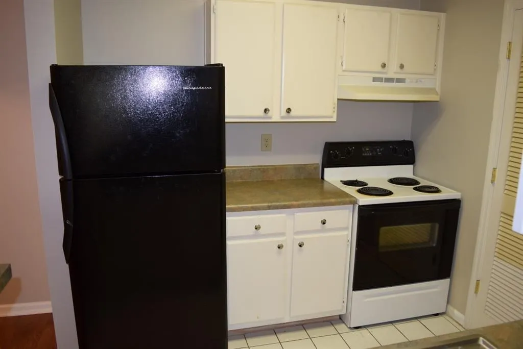 513 Granville Court, Sandy Springs, Georgia 30328, 1 Bedroom Bedrooms, ,1 BathroomBathrooms,Residential,Sold,513 Granville Court,6917367