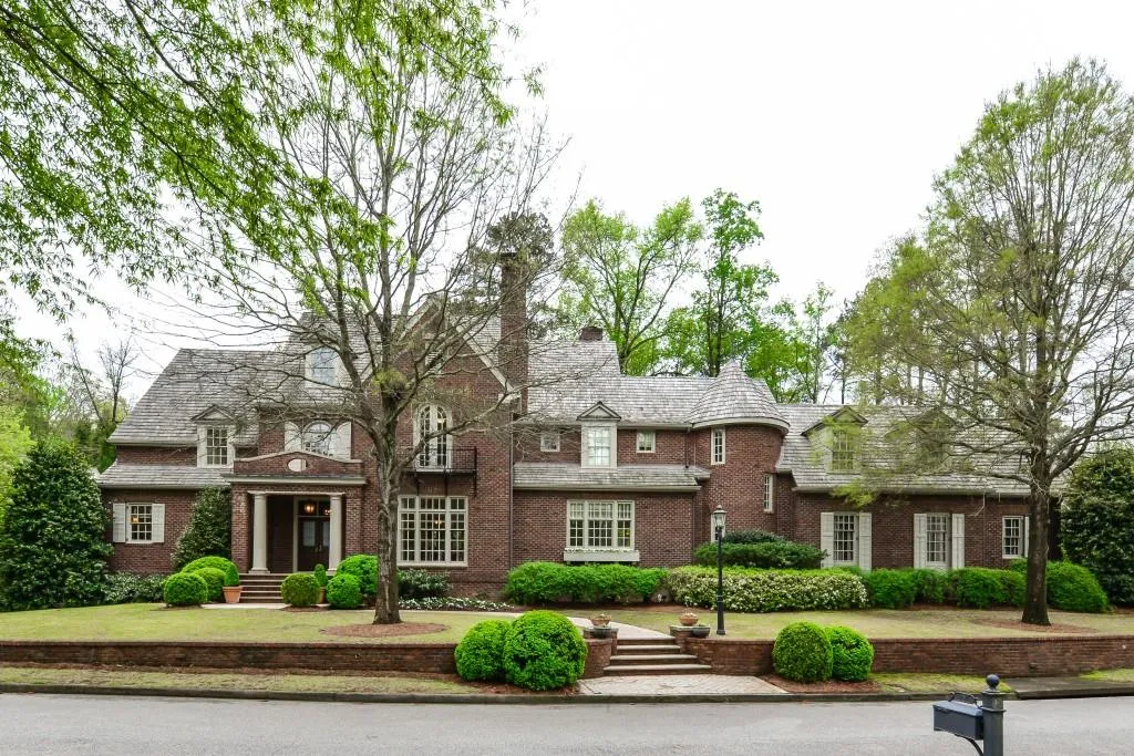 18 Leighton Court, Atlanta, Georgia 30327, 6 Bedrooms Bedrooms, ,6 BathroomsBathrooms,Residential,Sold,18 Leighton Court,5669892