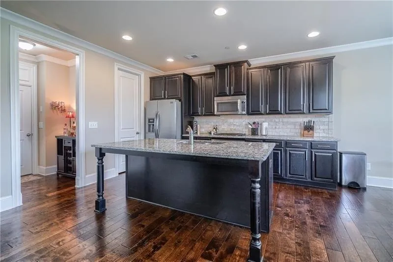 7595 Stoneridge Drive, Sandy Springs, Georgia 30328, 3 Bedrooms Bedrooms, ,2 BathroomsBathrooms,Residential,Sold,7595 Stoneridge Drive,6087198