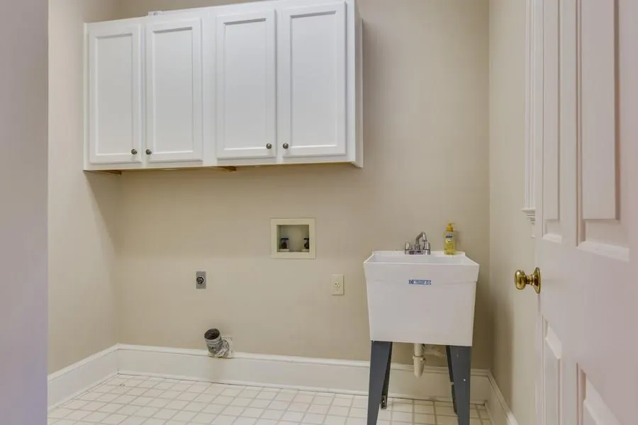 140 Belmont Trace, Sandy Springs, Georgia 30328, 3 Bedrooms Bedrooms, ,2 BathroomsBathrooms,Residential,Sold,140 Belmont Trace,5703789