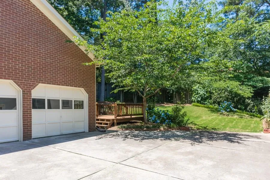 140 Belmont Trace, Sandy Springs, Georgia 30328, 3 Bedrooms Bedrooms, ,2 BathroomsBathrooms,Residential,Sold,140 Belmont Trace,5703789