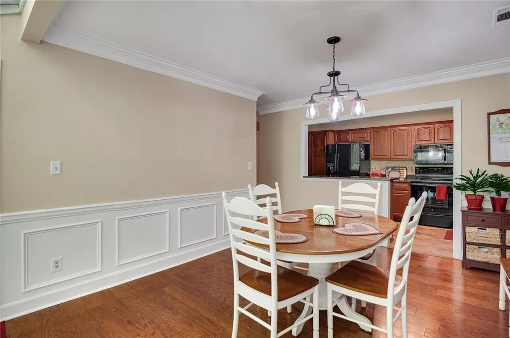 7500 Roswell Road Unit 50, Sandy Springs, Georgia 30350, 3 Bedrooms Bedrooms, ,2 BathroomsBathrooms,Residential,Sold,7500 Roswell Road Unit 50,6871709