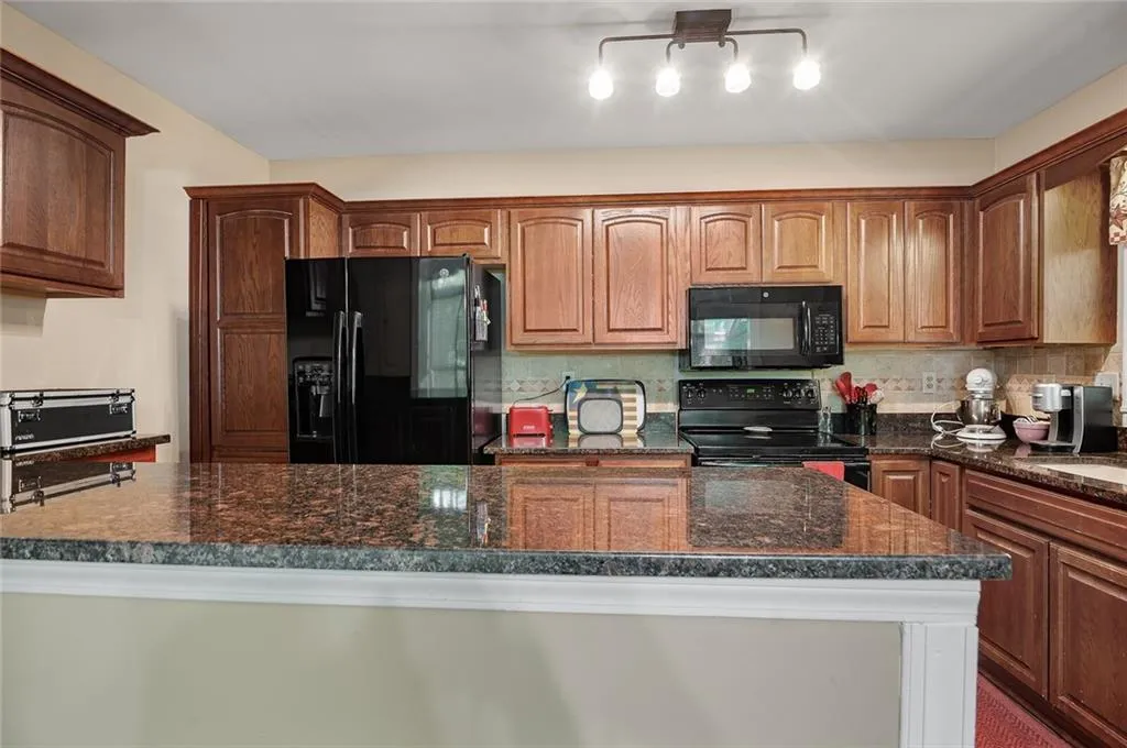 7500 Roswell Road Unit 50, Sandy Springs, Georgia 30350, 3 Bedrooms Bedrooms, ,2 BathroomsBathrooms,Residential,Sold,7500 Roswell Road Unit 50,6871709