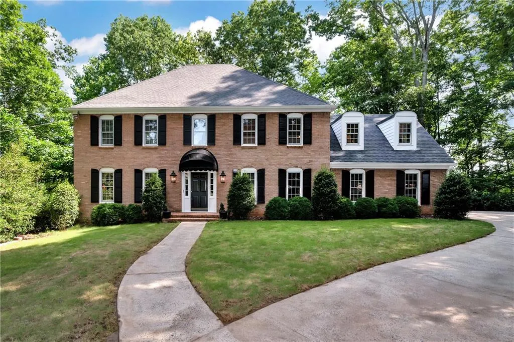 8930 Huntcliff Lake Court, Atlanta, Georgia 30350, 5 Bedrooms Bedrooms, ,5 BathroomsBathrooms,Residential,Sold,8930 Huntcliff Lake Court,7402882