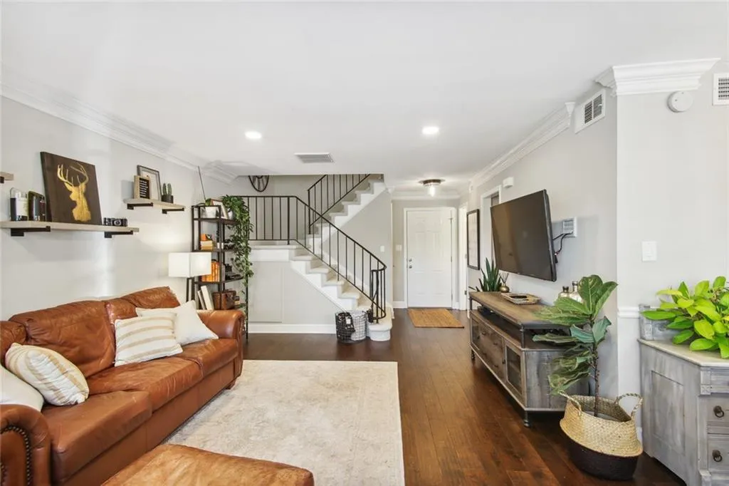 6980 Roswell Road Unit D4, Atlanta, Georgia 30328, 2 Bedrooms Bedrooms, ,1 BathroomBathrooms,Residential,Sold,6980 Roswell Road Unit D4,7070584