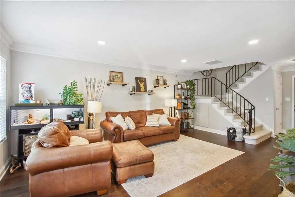 6980 Roswell Road Unit D4, Atlanta, Georgia 30328, 2 Bedrooms Bedrooms, ,1 BathroomBathrooms,Residential,Sold,6980 Roswell Road Unit D4,7070584