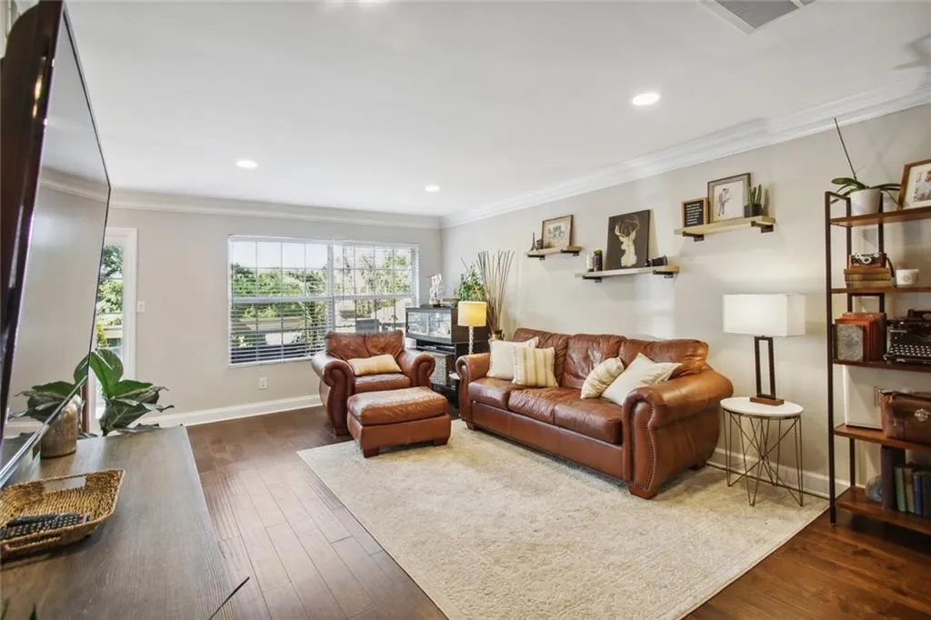 6980 Roswell Road Unit D4, Atlanta, Georgia 30328, 2 Bedrooms Bedrooms, ,1 BathroomBathrooms,Residential,Sold,6980 Roswell Road Unit D4,7070584