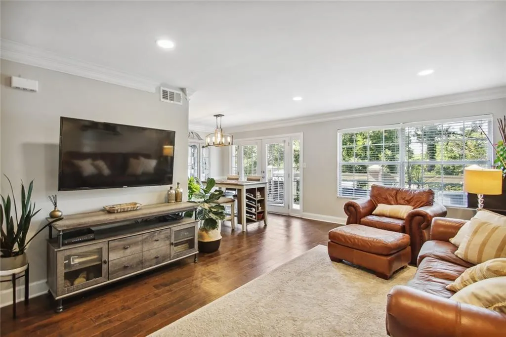 6980 Roswell Road Unit D4, Atlanta, Georgia 30328, 2 Bedrooms Bedrooms, ,1 BathroomBathrooms,Residential,Sold,6980 Roswell Road Unit D4,7070584