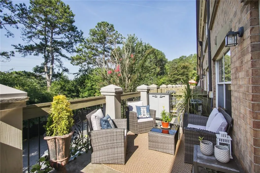 6980 Roswell Road Unit D4, Atlanta, Georgia 30328, 2 Bedrooms Bedrooms, ,1 BathroomBathrooms,Residential,Sold,6980 Roswell Road Unit D4,7070584