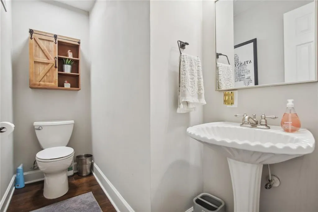 6980 Roswell Road Unit D4, Atlanta, Georgia 30328, 2 Bedrooms Bedrooms, ,1 BathroomBathrooms,Residential,Sold,6980 Roswell Road Unit D4,7070584