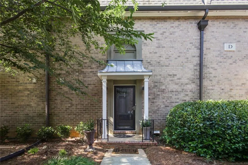 6980 Roswell Road Unit D4, Atlanta, Georgia 30328, 2 Bedrooms Bedrooms, ,1 BathroomBathrooms,Residential,Sold,6980 Roswell Road Unit D4,7070584
