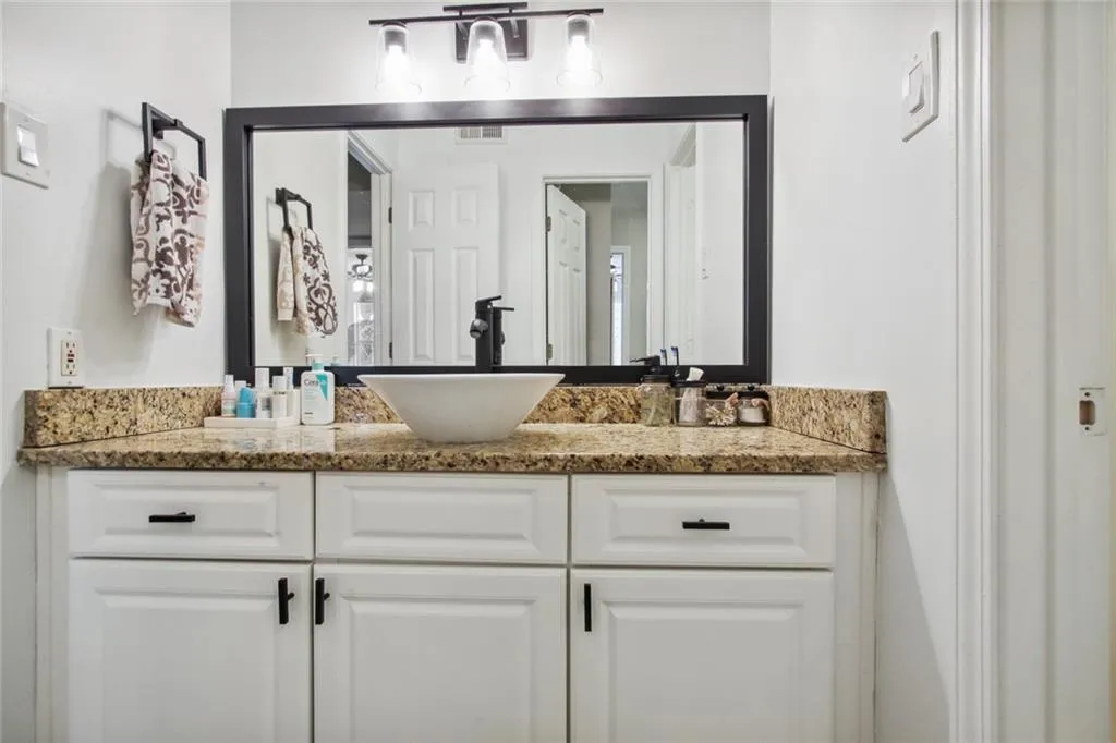 6980 Roswell Road Unit D4, Atlanta, Georgia 30328, 2 Bedrooms Bedrooms, ,1 BathroomBathrooms,Residential,Sold,6980 Roswell Road Unit D4,7070584