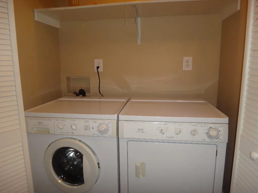 6800 Glenridge Drive Unit 6820j, Atlanta, Georgia 30328, 2 Bedrooms Bedrooms, ,2 BathroomsBathrooms,Residential,Sold,6800 Glenridge Drive Unit 6820j,5573965