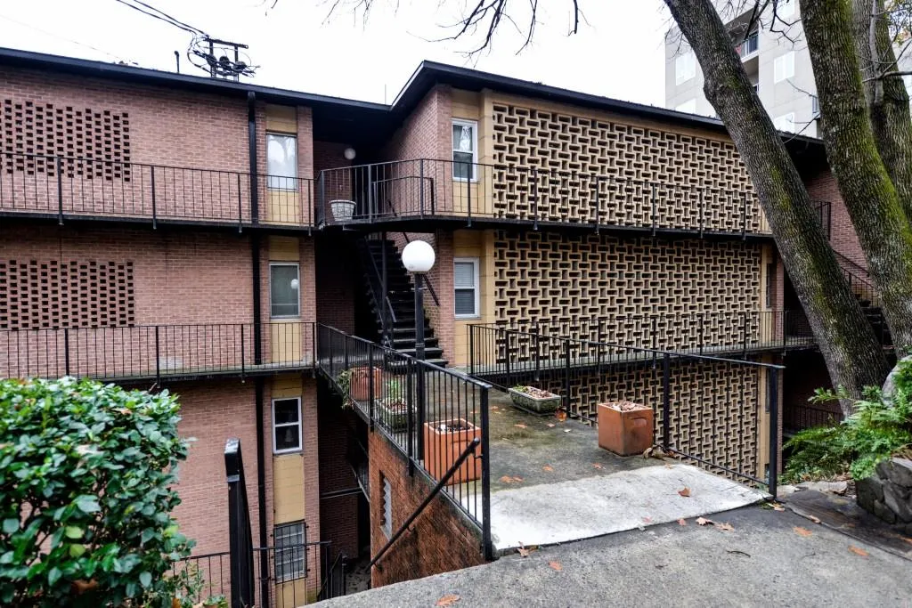 120 Alden Avenue Nw Unit C3, Atlanta, Georgia 30309, 1 Bedroom Bedrooms, ,1 BathroomBathrooms,Residential,Sold,120 Alden Avenue Nw Unit C3,5945565